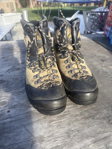 Sportiva mountain boots 43 - boots,