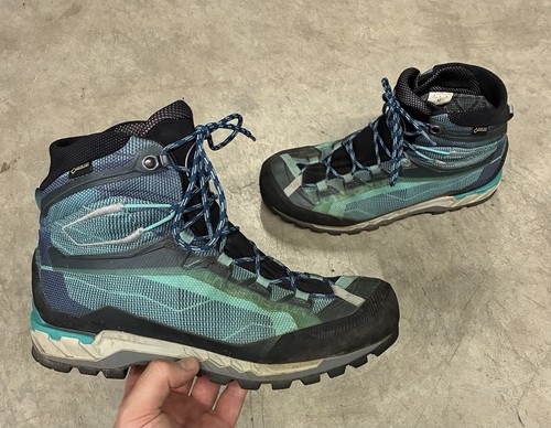 Sportiva trekking boots - la,